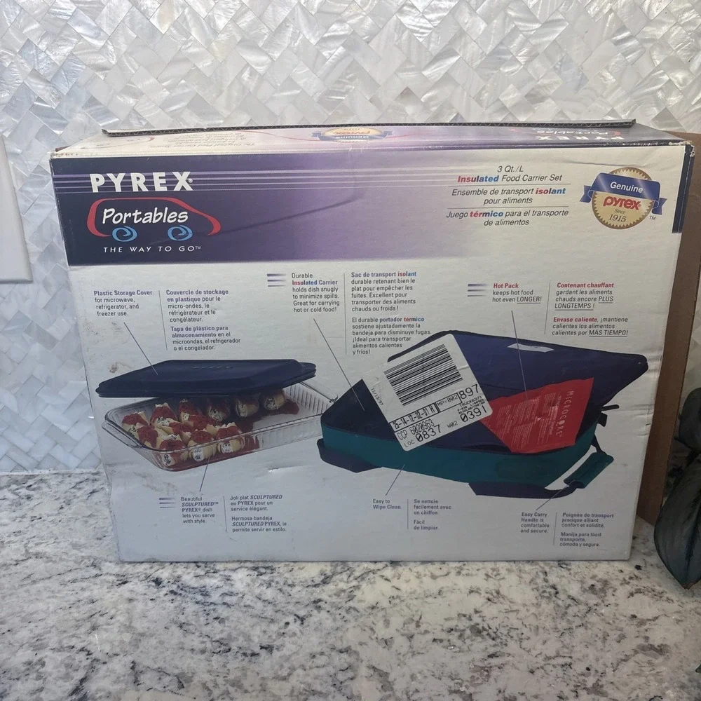 NOS Vintage 1997‎ New Open Box PYREX Portable Insulated Carrier w/ Pyrex Dish